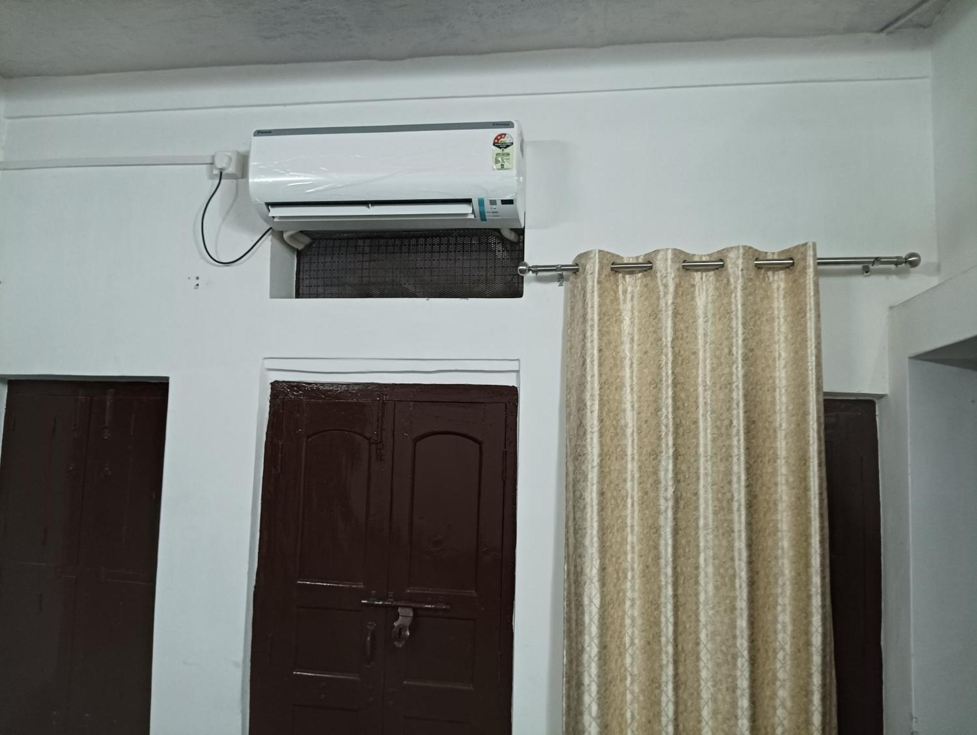 Ramaya Homestay Varanasi Room photo