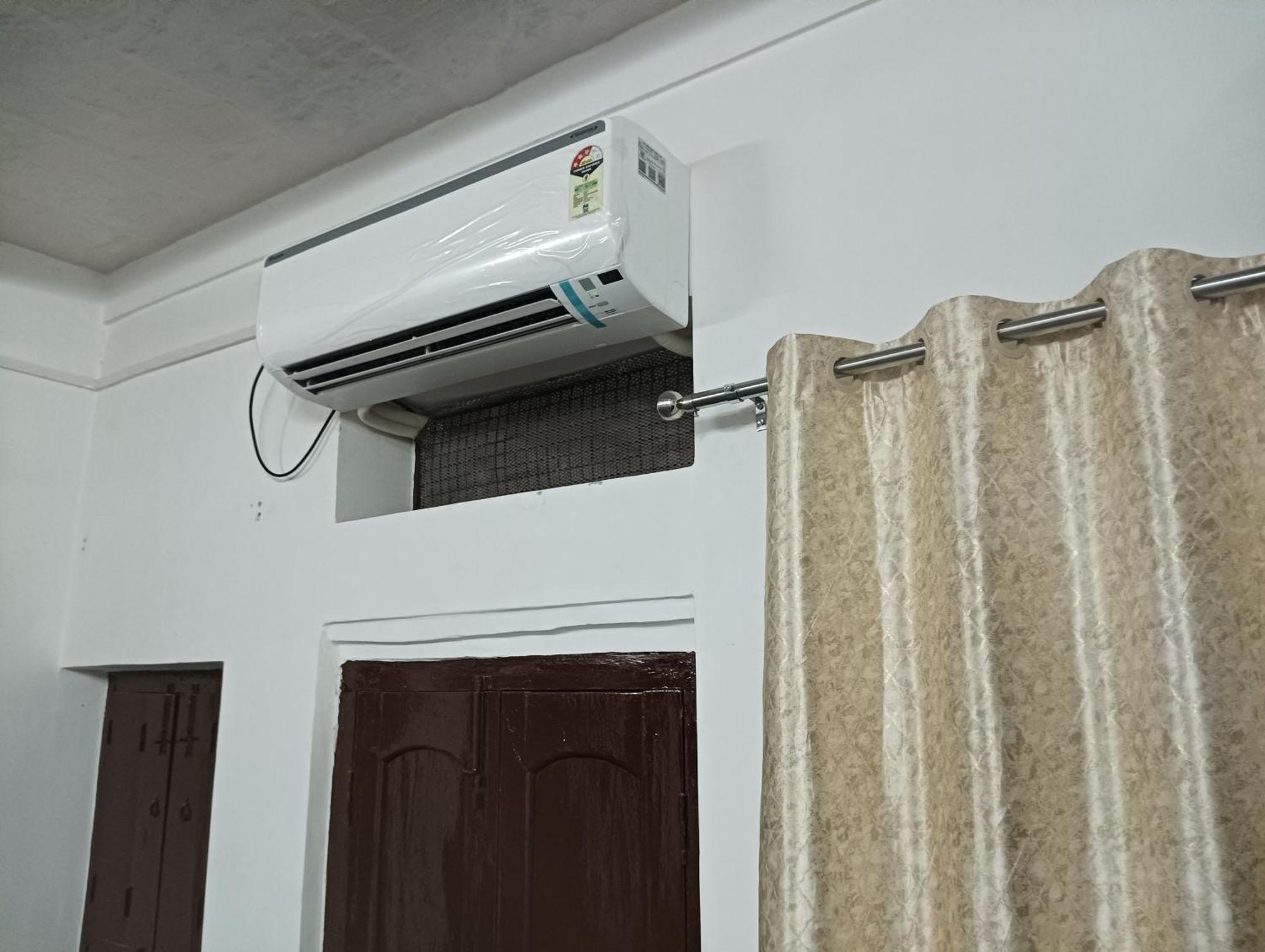 Ramaya Homestay Varanasi Room photo